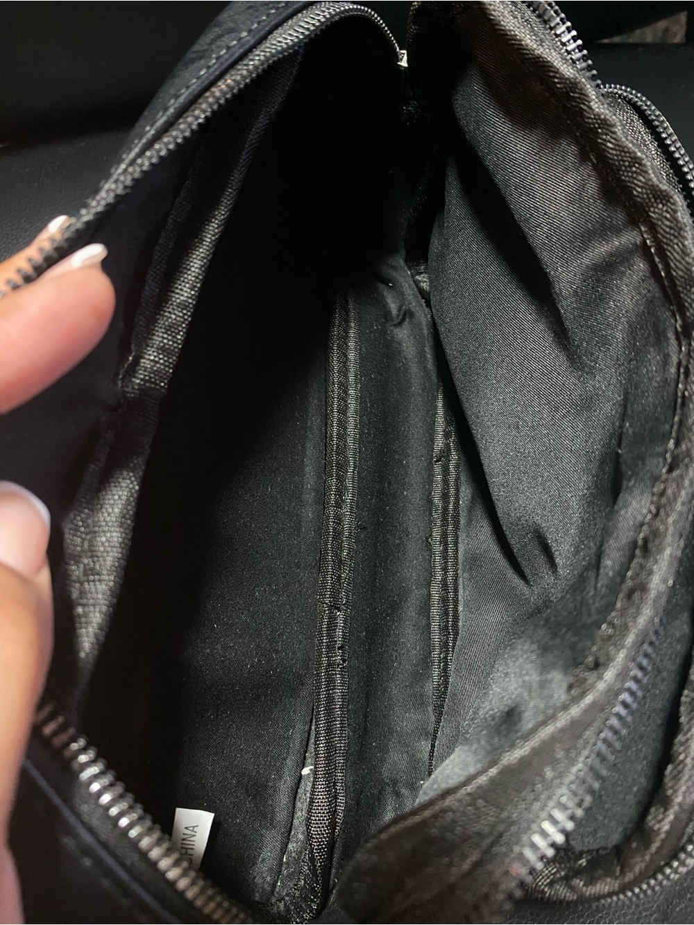 NEW🎉 BOSS Embossed Black Leather Belt Bag Fanny Pack - Picture 7 of 9